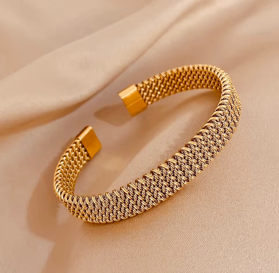 Optimum Golden Weave Bracelet